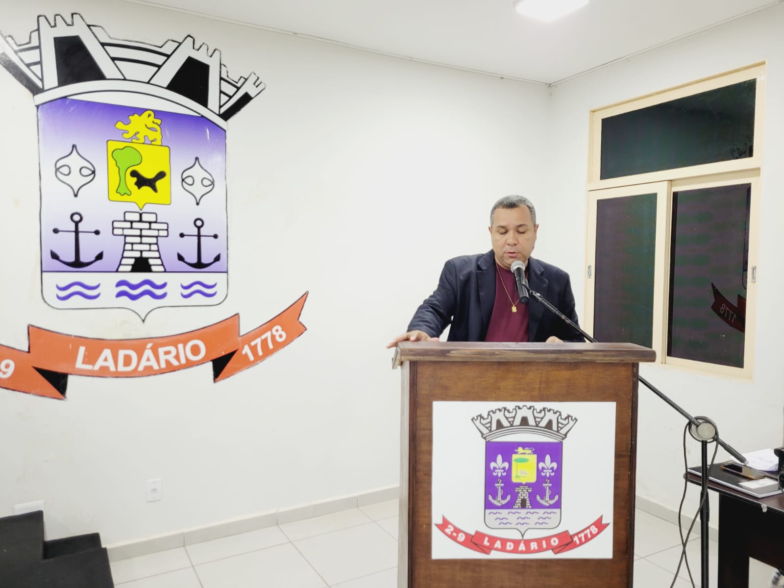 O VEREADOR JONIL JUNIOR SOLICITA O ENVIO DO PROJETO DE LEI QUE CONCEDE O REAJUSTE DE SALÁRIO PARA OS SERVIDORES, NA SESSÃO ORIDINÁRIA 02/05/2023