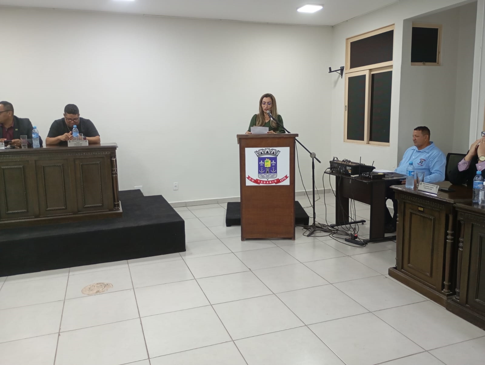 MOÇÃO DE APLAUSOS E CONGRATULAÇÕES Nº 016/2025