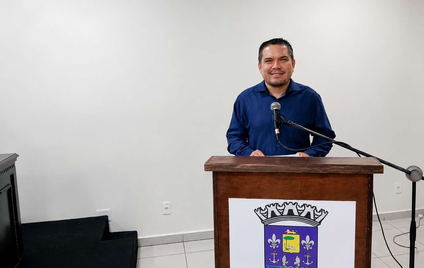 MOÇÃO DE APLAUSOS E CONGRATULAÇÕES Nº. 012 DO VEREADOR ALEXANDRE ORICHUELA