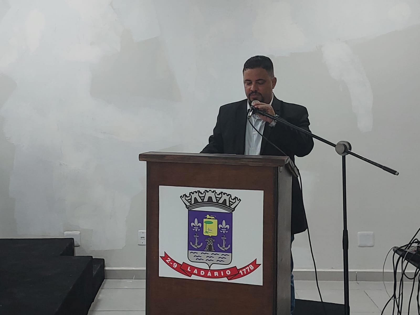 PROJETOS DE LEI APRESENTADOS PELO VEREADOR EDUARDO FERNANDES