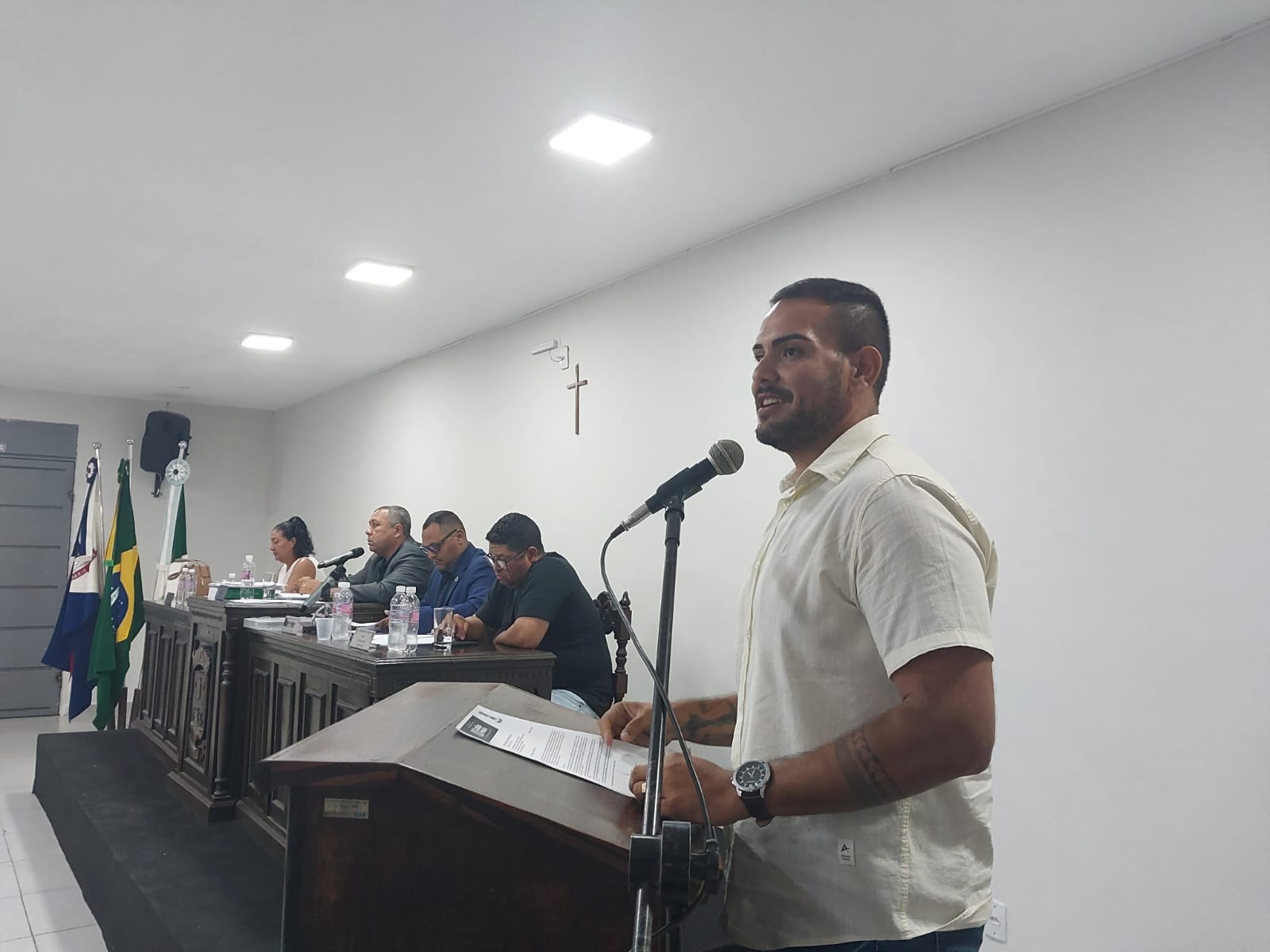 INDICAÇÃO Nº 221/2025 E MOÇÃO DE APLAUSOS DO VEREADOR JOÃO PAULO