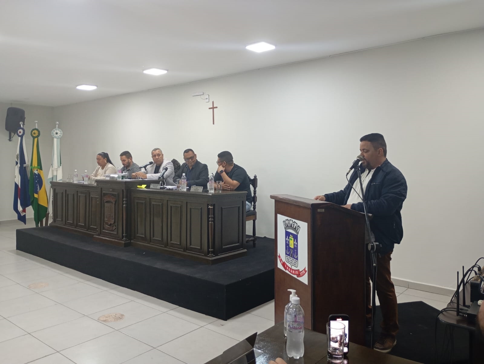 VEREADOR EDUARDO FERNANDES APRESENTA PROJETO DE LEI Nº 025 DE 26 DE AGOSTO DE 2025
