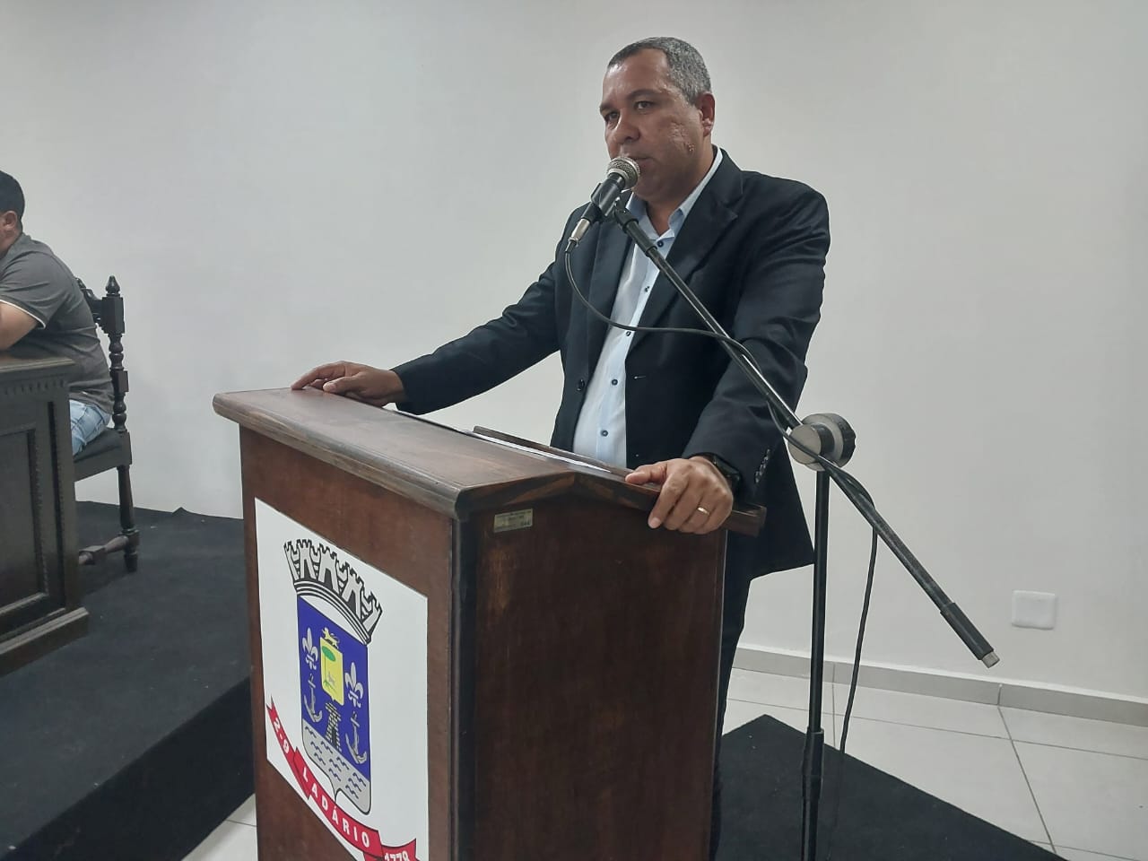 MOÇÃO DE APLAUSOS E CONGRATULAÇÕES PROPOSTA PELO VEREADOR JONIL BARCELLOS