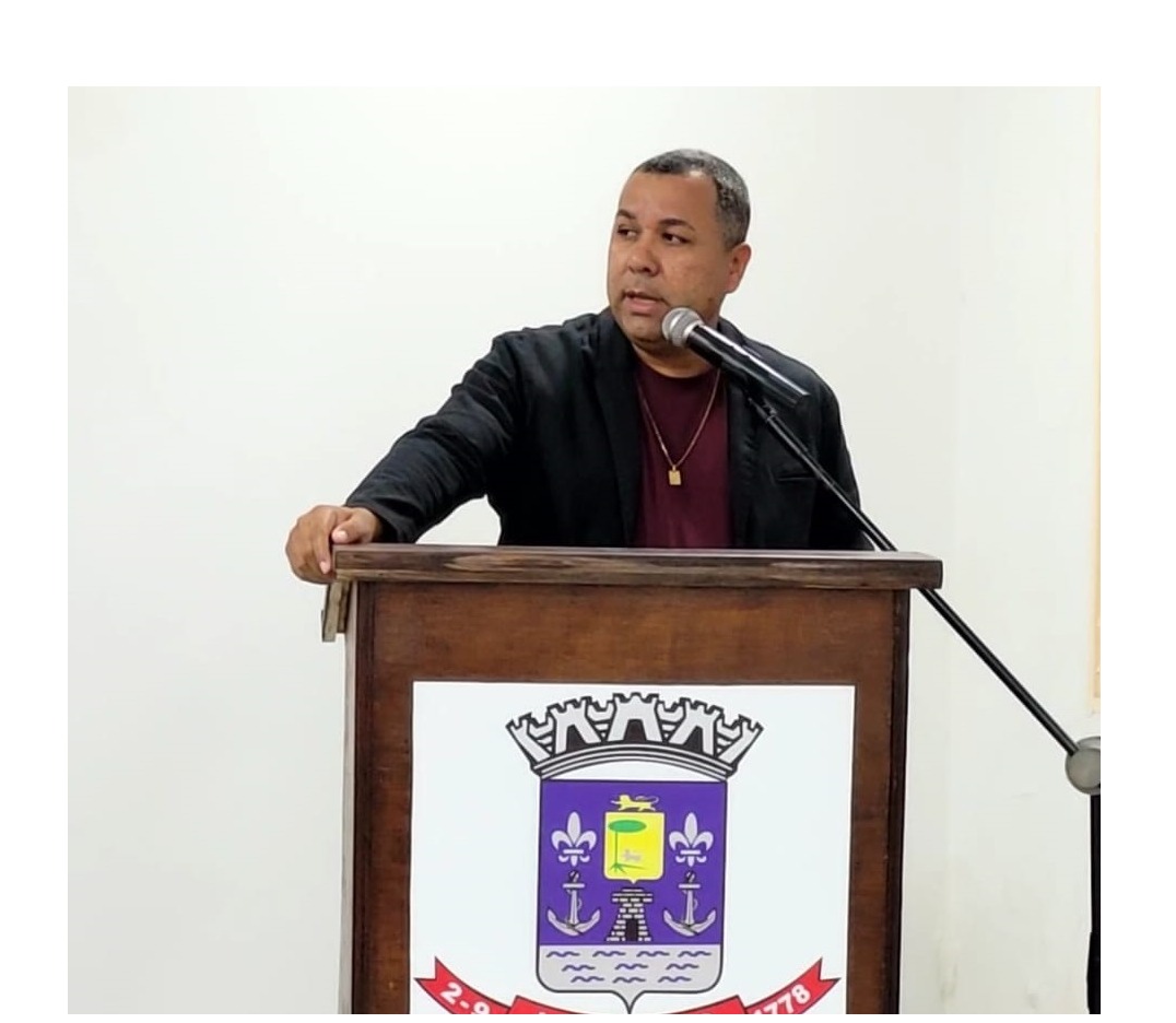 VEREADOR JONIL BARCELLOS APRESENTA PROJETO DE LEI QUE REGULAMENTA A CIRCULAÇÃO DE CAMINHÕES PESADOS ACIMA DE 25 TONELADAS "BITREM" EM VIAS URBANAS DO MUNICÍPIO DE LADÁRIO
