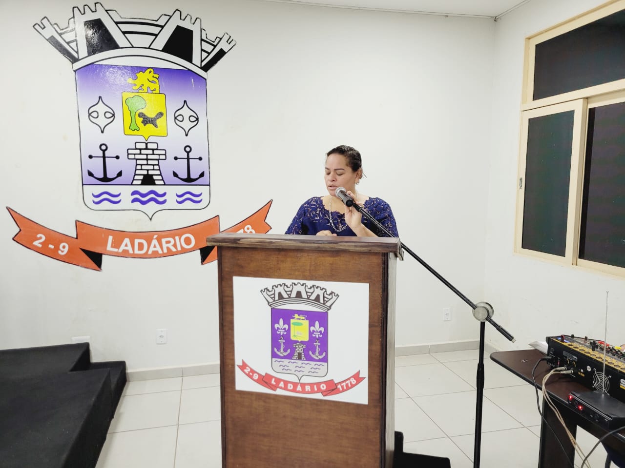 MOÇÃO DE APLAUSOS E CONGRATULAÇÕES PARA AS MULHERES E MÃES LADARENSES DA VEREADORA ROSA TRINDADE NA SESSÃO ORDINÁRIA 09/05/2023