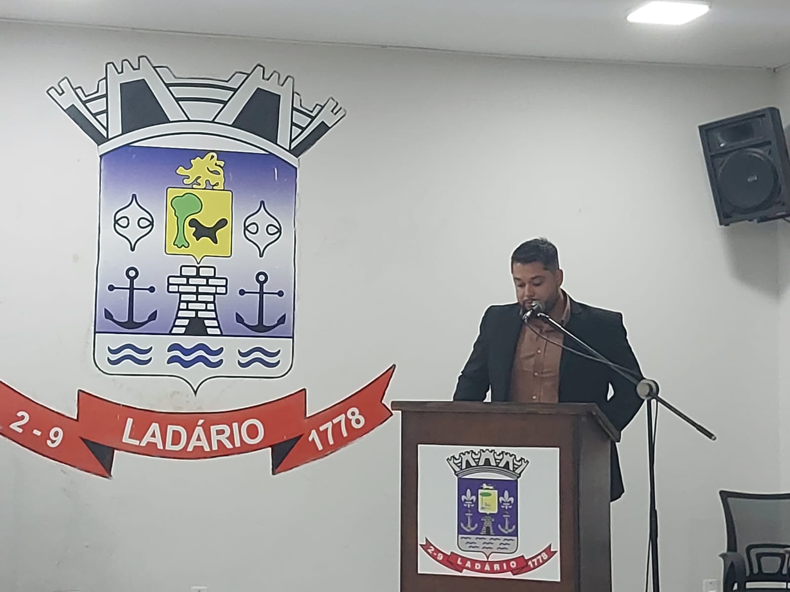 INDICAÇÃO E MOÇÃO DE APLAUSOS DO VEREADOR RAPHAEL RIBEIRA DE OLIVEIRA