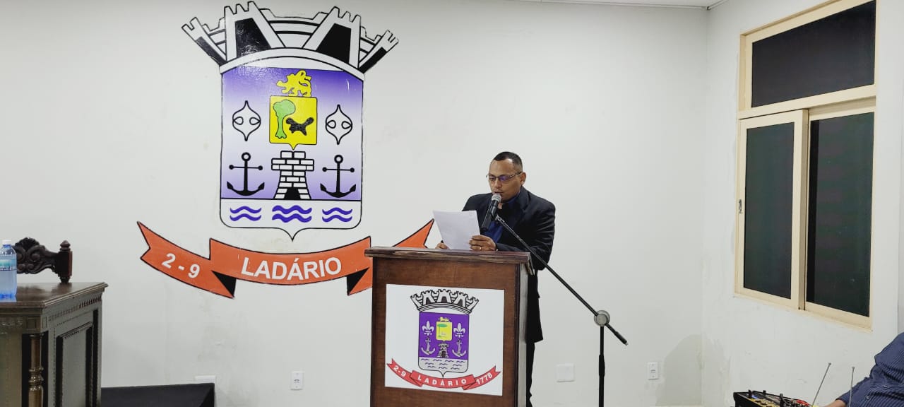 MOÇÃO DE APLAUSOS E CONGRATULAÇÕES AOS PASTORES DE LADÁRIO PELOS RELEVANTES SERVIÇOS PRESTADOS