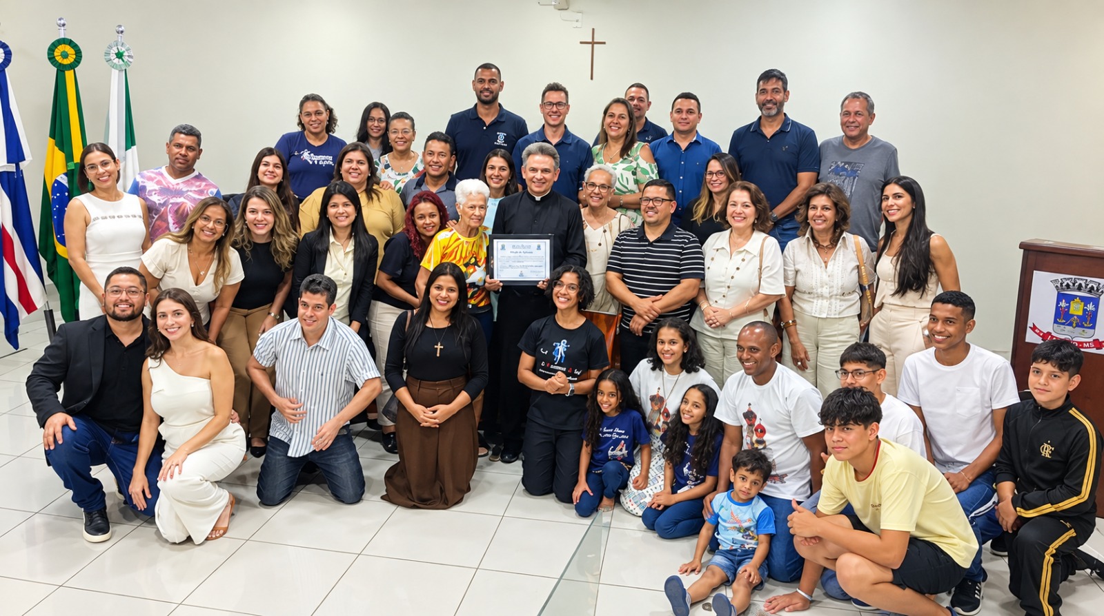 PADRE FÁBIO VIEIRA RECEBE TÍTULO DE CIDADÃO LADARENSE DURANTE SESSÃO ORDINÁRIA